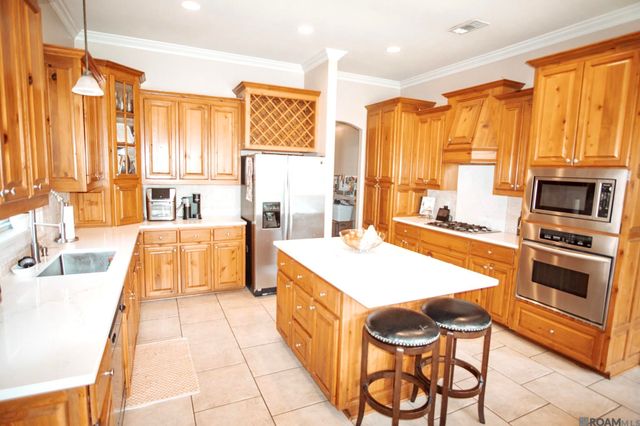 16633 Highland Club Ave, Baton Rouge, LA 70817