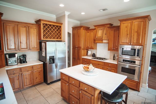 16633 Highland Club Ave, Baton Rouge, LA 70817