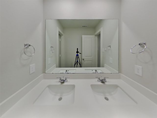 9835 Willow Creek Commerce Drive 304, Tomball, TX 77375