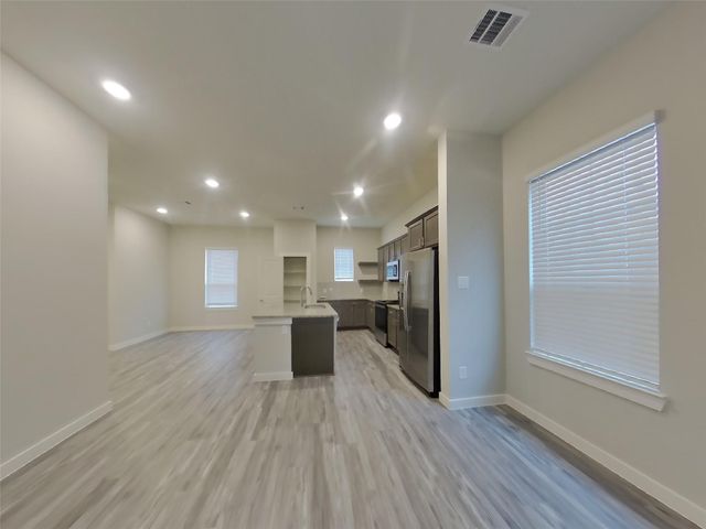 9835 Willow Creek Commerce Drive 304, Tomball, TX 77375