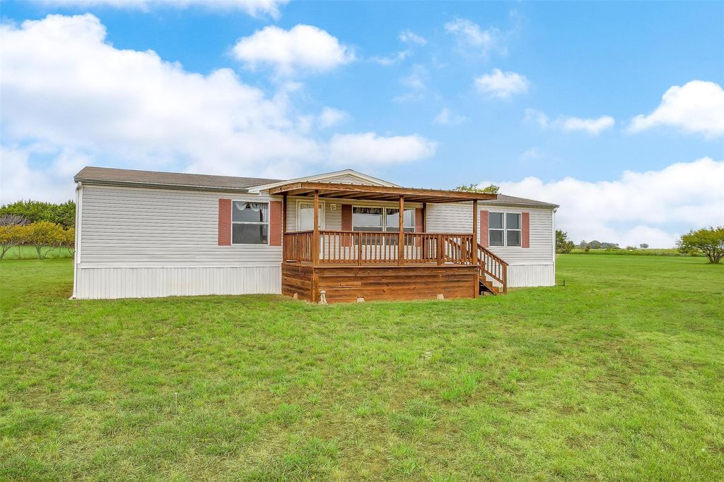 9064 Summit Court E, Cleburne, TX 76033 — photo 3
