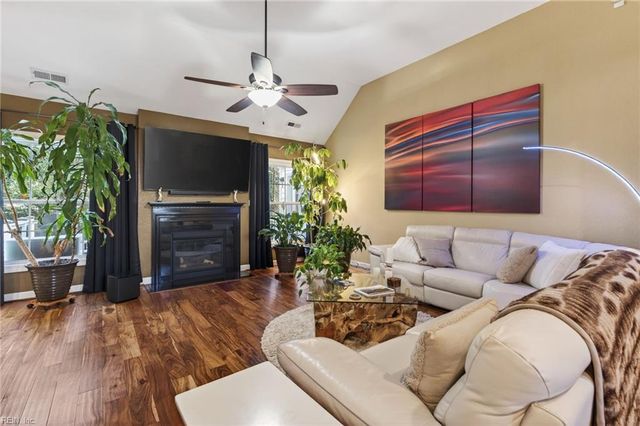 609 Marjorie LN, Chesapeake, VA 23320