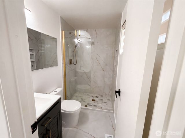 9232 139th Street, Kirkland, WA 98034