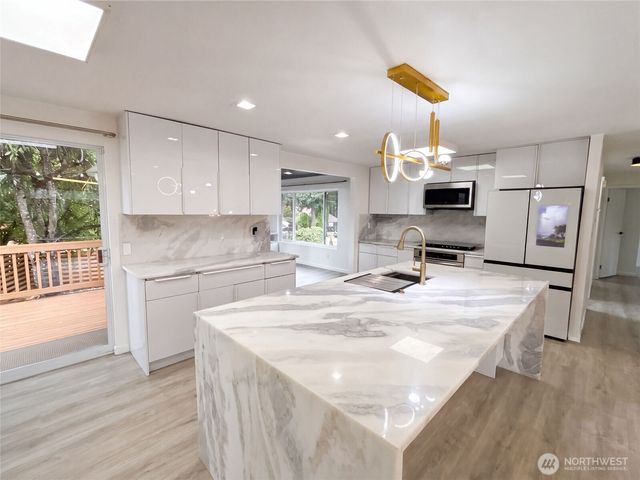 9232 139th Street, Kirkland, WA 98034