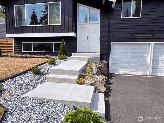 9232 139th Street, Kirkland, WA 98034