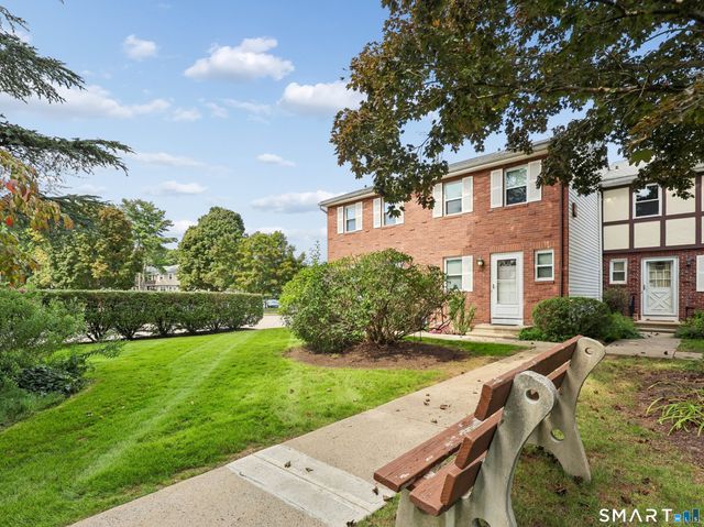 1 East Gate Lane 1, Hamden, CT 06514
