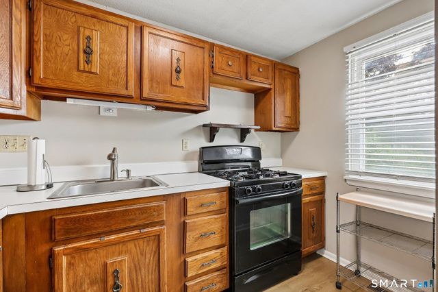 1 East Gate Lane 1, Hamden, CT 06514