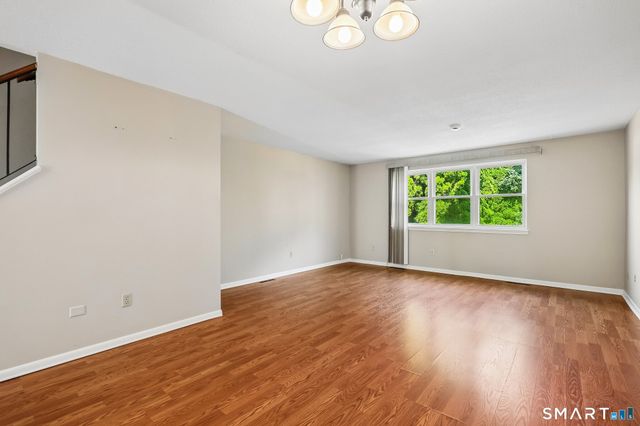 1 East Gate Lane 1, Hamden, CT 06514