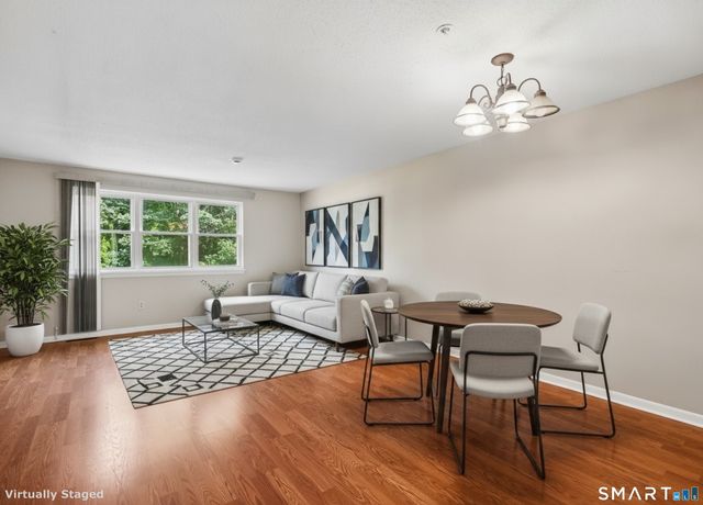 1 East Gate Lane 1, Hamden, CT 06514