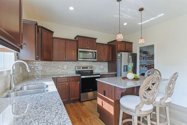 4320 Onyx Way, South Bend, IN 46628