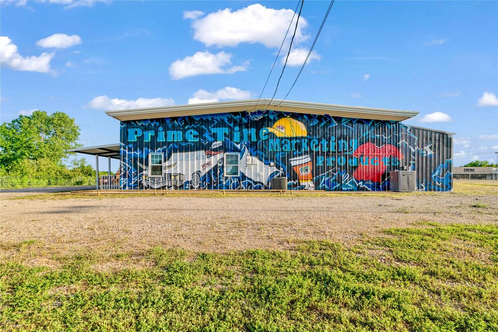 2210 US Highway 82 W, Clarksville, TX 75426