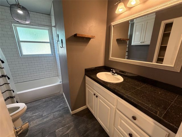 1437 W Ball Street, Weatherford, TX 76086