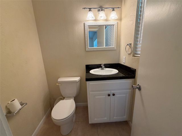 1437 W Ball Street, Weatherford, TX 76086