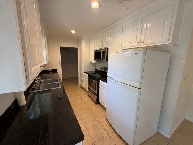 1437 W Ball Street, Weatherford, TX 76086