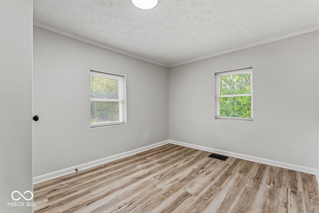 5547 W Southport Road, Indianapolis, IN 46221