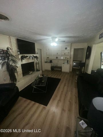260 S Canton Club, Jackson, MS 39211