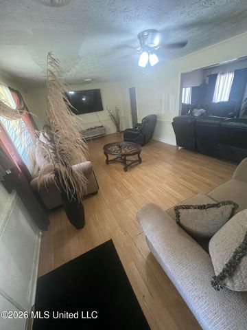260 S Canton Club, Jackson, MS 39211