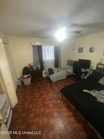 260 S Canton Club, Jackson, MS 39211