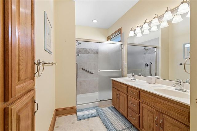 11404 Trevor Drive, Peculiar, MO 64078