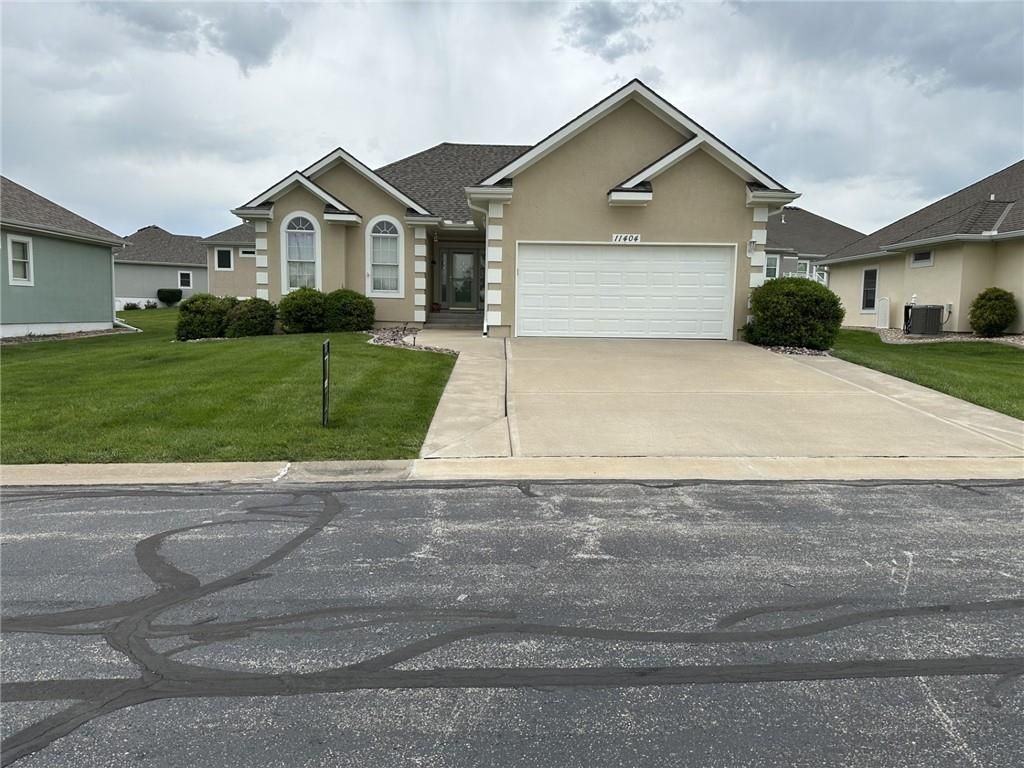 11404 Trevor Drive, Peculiar, MO 64078