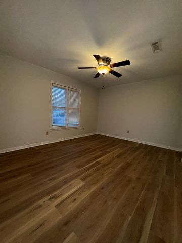 108 Salem Ct, Dothan, AL 36301