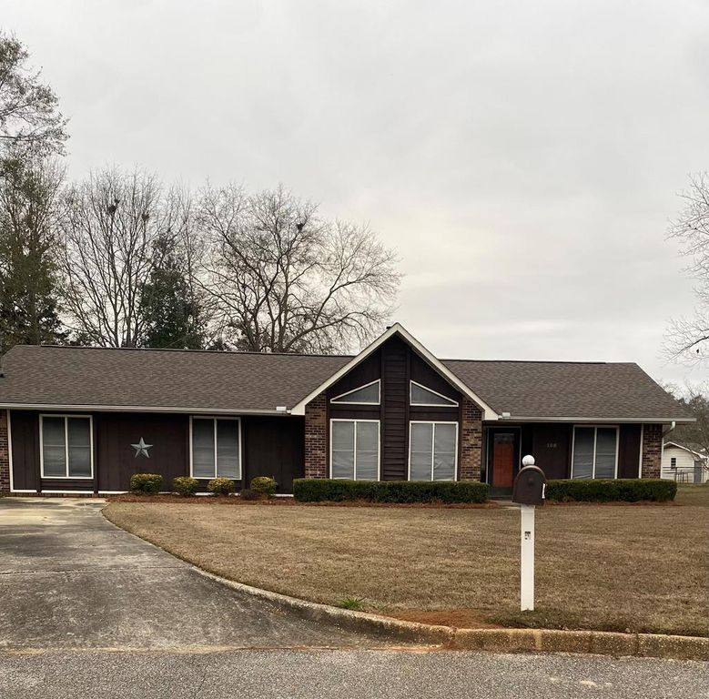 108 Salem Ct, Dothan, AL 36301