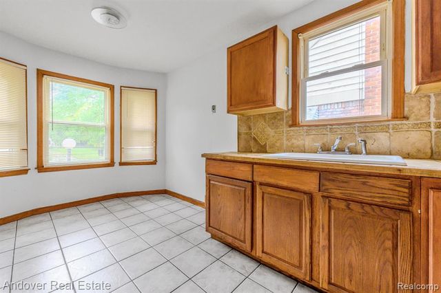 15887 Rossini Drive, Detroit, MI 48205