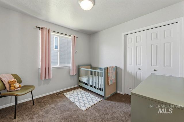 1046 S Red Sand Ave, Kuna, ID 83634