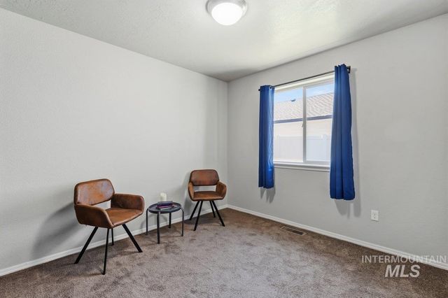 1046 S Red Sand Ave, Kuna, ID 83634
