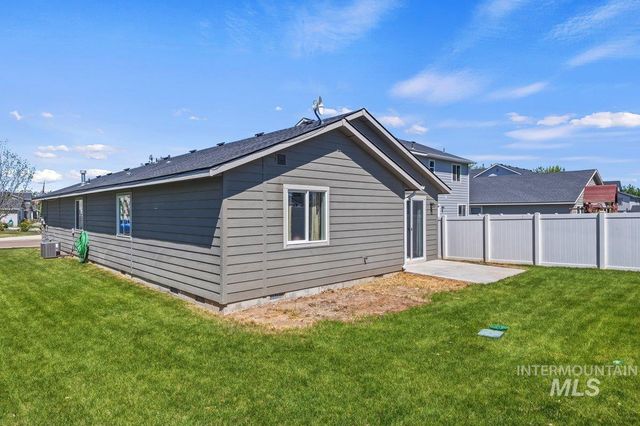 1046 S Red Sand Ave, Kuna, ID 83634