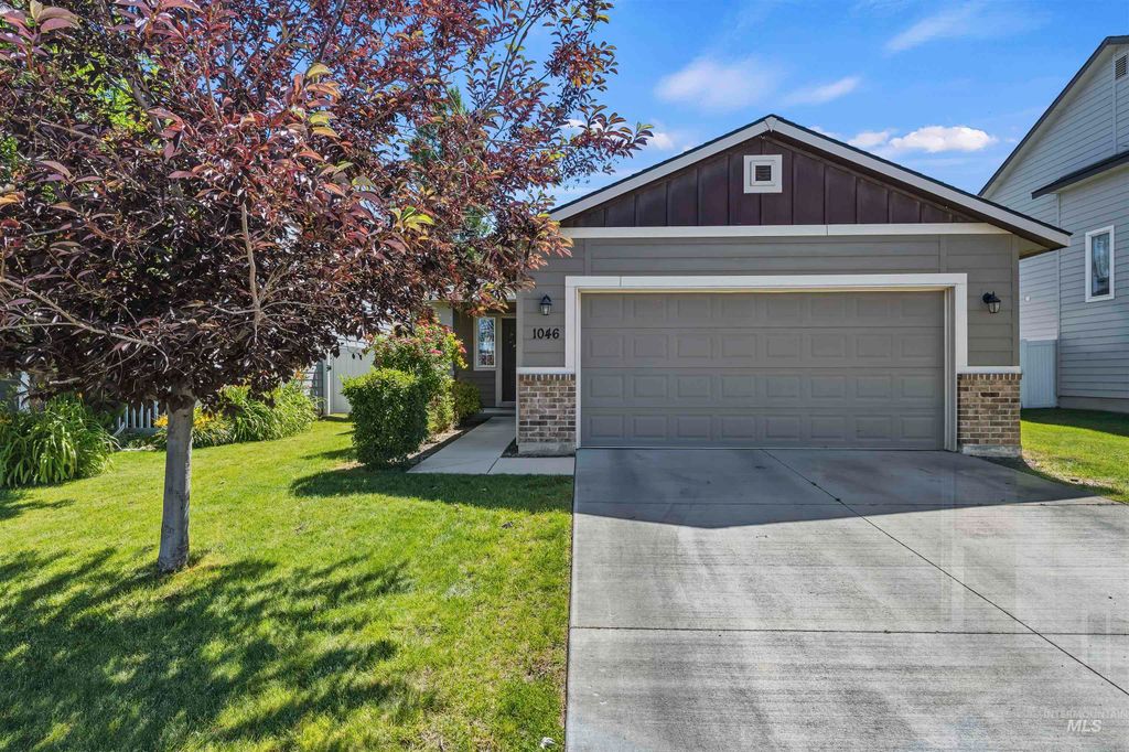 1046 S Red Sand Ave, Kuna, ID 83634