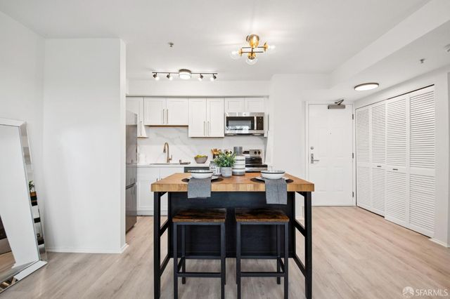 8100 Oceanview Terrace 209, San Francisco, CA 94132