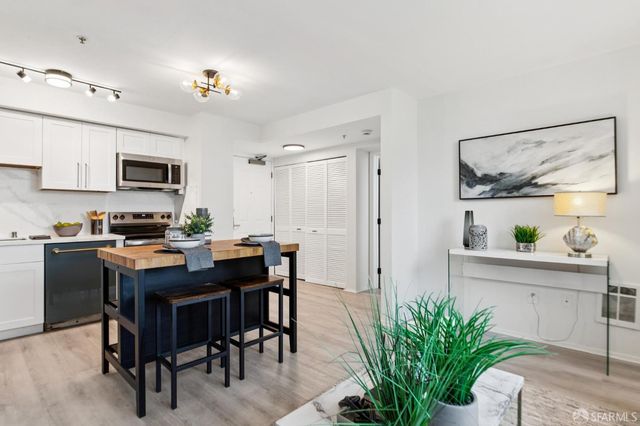 8100 Oceanview Terrace 209, San Francisco, CA 94132