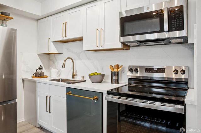 8100 Oceanview Terrace 209, San Francisco, CA 94132