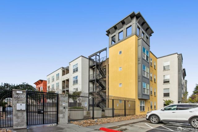 8100 Oceanview Terrace 209, San Francisco, CA 94132