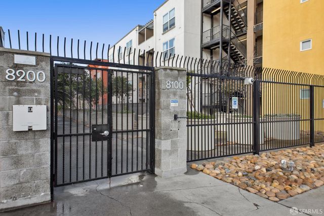 8100 Oceanview Terrace 209, San Francisco, CA 94132