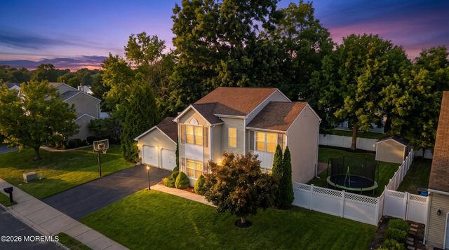 10 Shadow Ridge Court, Howell, NJ 07731