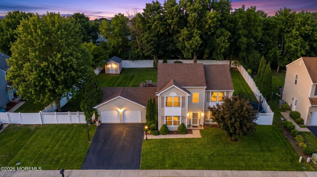 10 Shadow Ridge Court, Howell, NJ 07731