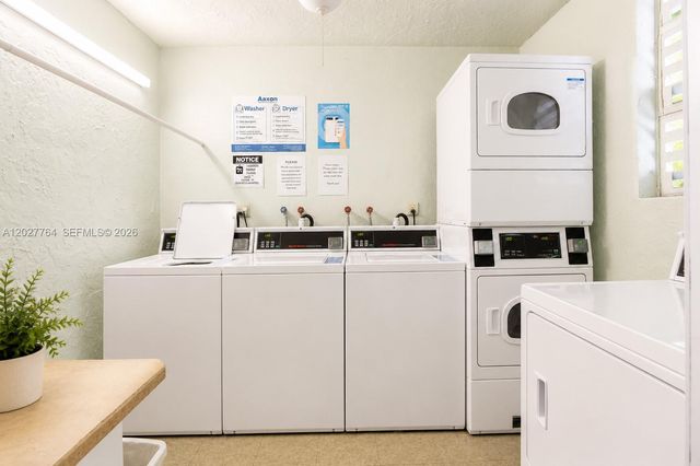 3050 Holiday Springs Boulevard 305, Margate, FL 33063