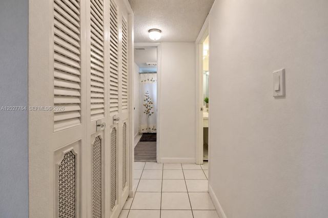 3050 Holiday Springs Boulevard 305, Margate, FL 33063
