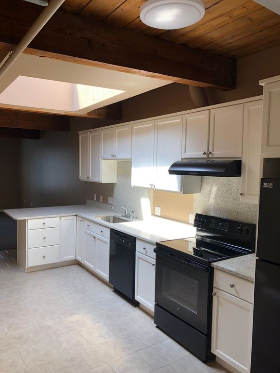 21 Caller St 307, Peabody, MA 01960