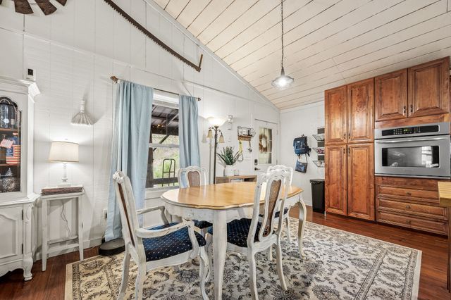 1 Julie Ln, Pleasant Shade, TN 37145