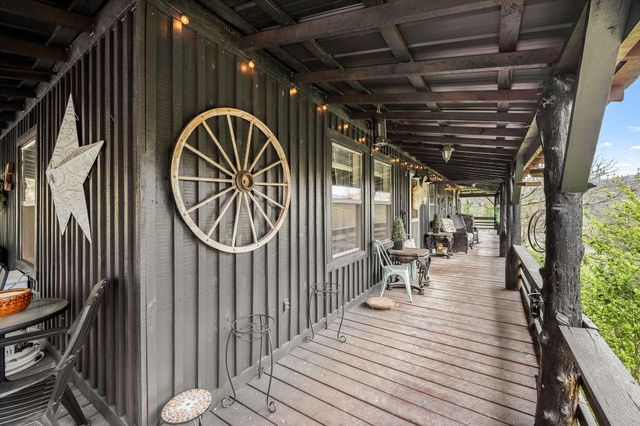 1 Julie Ln, Pleasant Shade, TN 37145