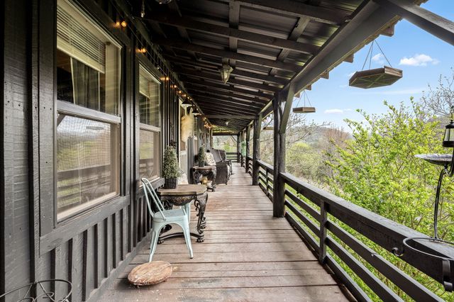 1 Julie Ln, Pleasant Shade, TN 37145