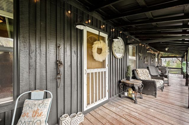 1 Julie Ln, Pleasant Shade, TN 37145