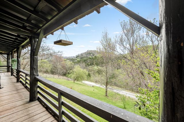 1 Julie Ln, Pleasant Shade, TN 37145