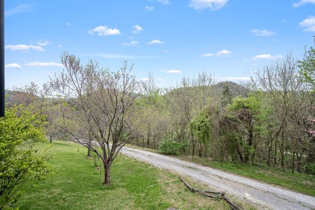 1 Julie Ln, Pleasant Shade, TN 37145