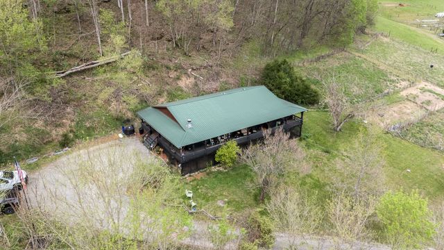 1 Julie Ln, Pleasant Shade, TN 37145