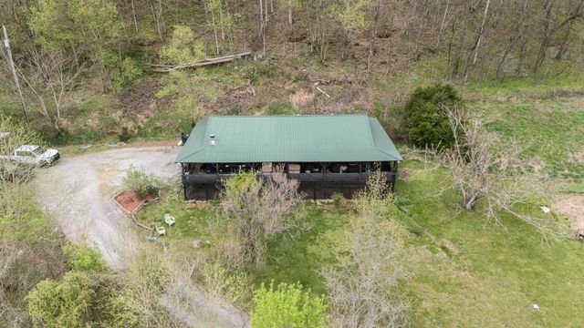 1 Julie Ln, Pleasant Shade, TN 37145