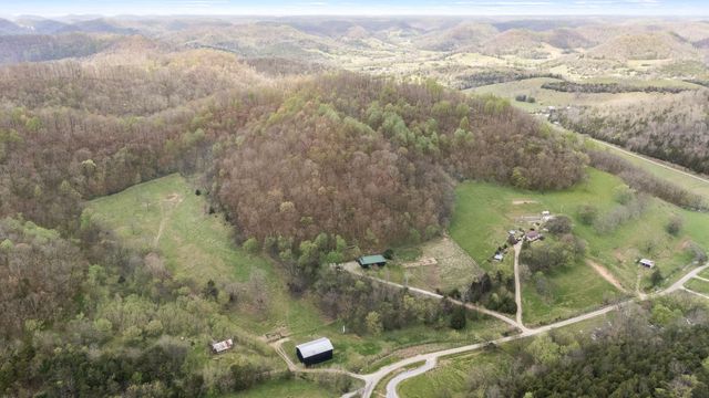 1 Julie Ln, Pleasant Shade, TN 37145